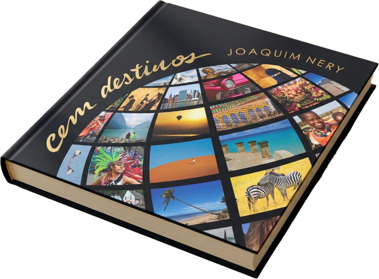 Livro Cem Destinos fechado, mostrando a capa com o globo de fotografias